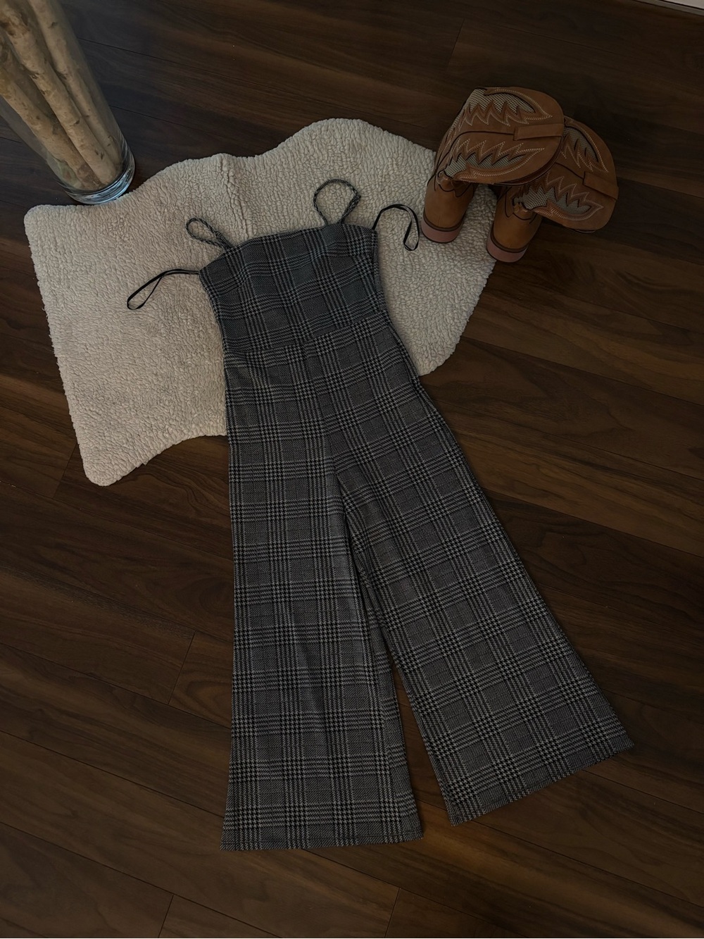 🌾BLACK AND WHITE PLAID JUMPSUIT
